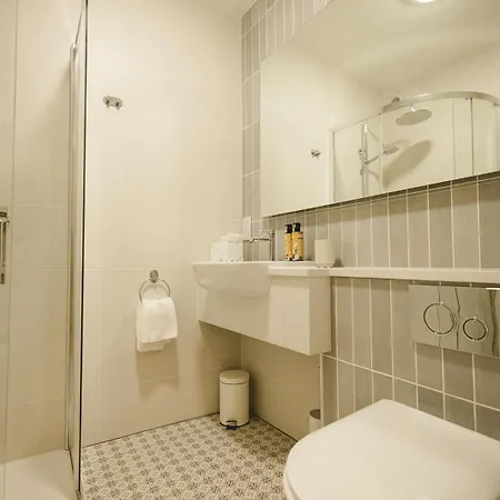 The Old Schoolhouse River View Apartament *