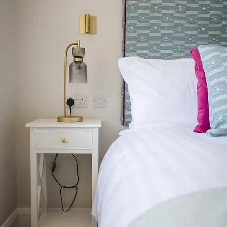 The Old Schoolhouse River View Apartment *