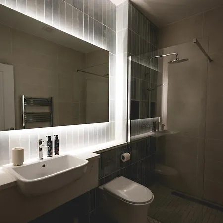 The Old Schoolhouse River View *