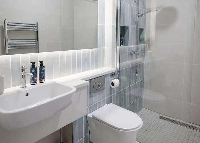 The Old Schoolhouse River View *